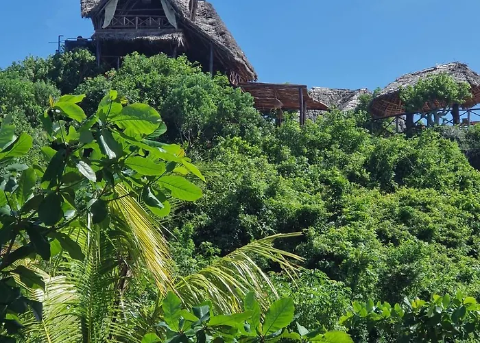Monkey Mountain Lodge